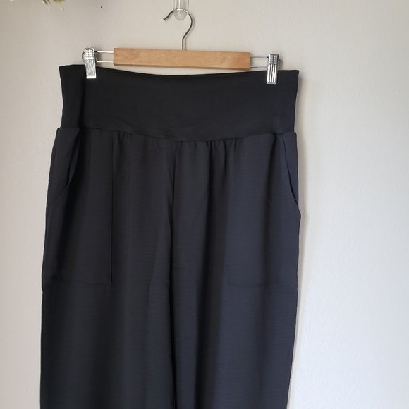 High Rise Lightweight Joggers - Picture 4 of 10